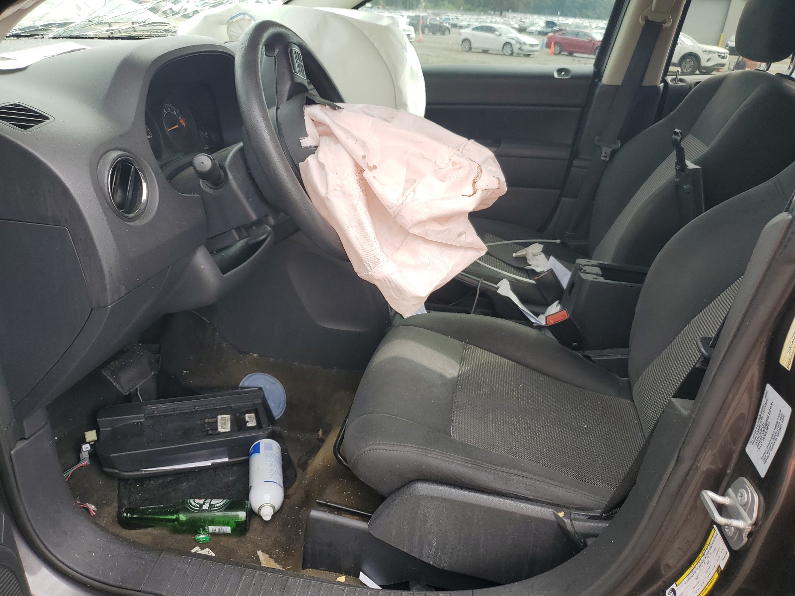 1C4NJCBA0GD705068 2016 Jeep Compass Sport