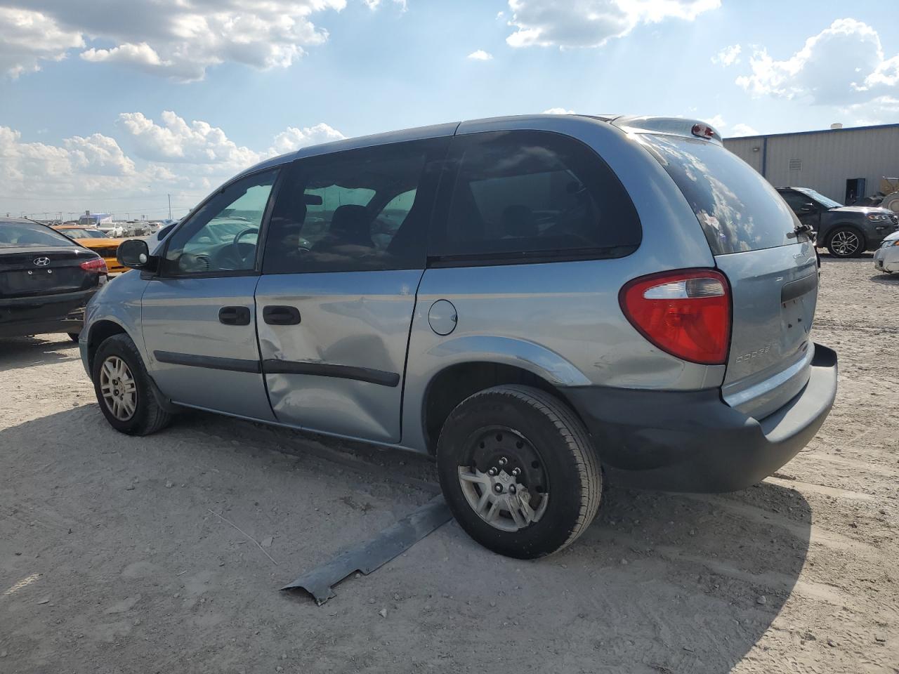 2005 Dodge Caravan - Image 2