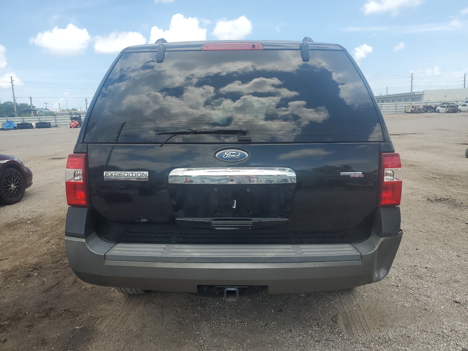 1FMFU15557LA56402 2007 Ford Expedition Xlt