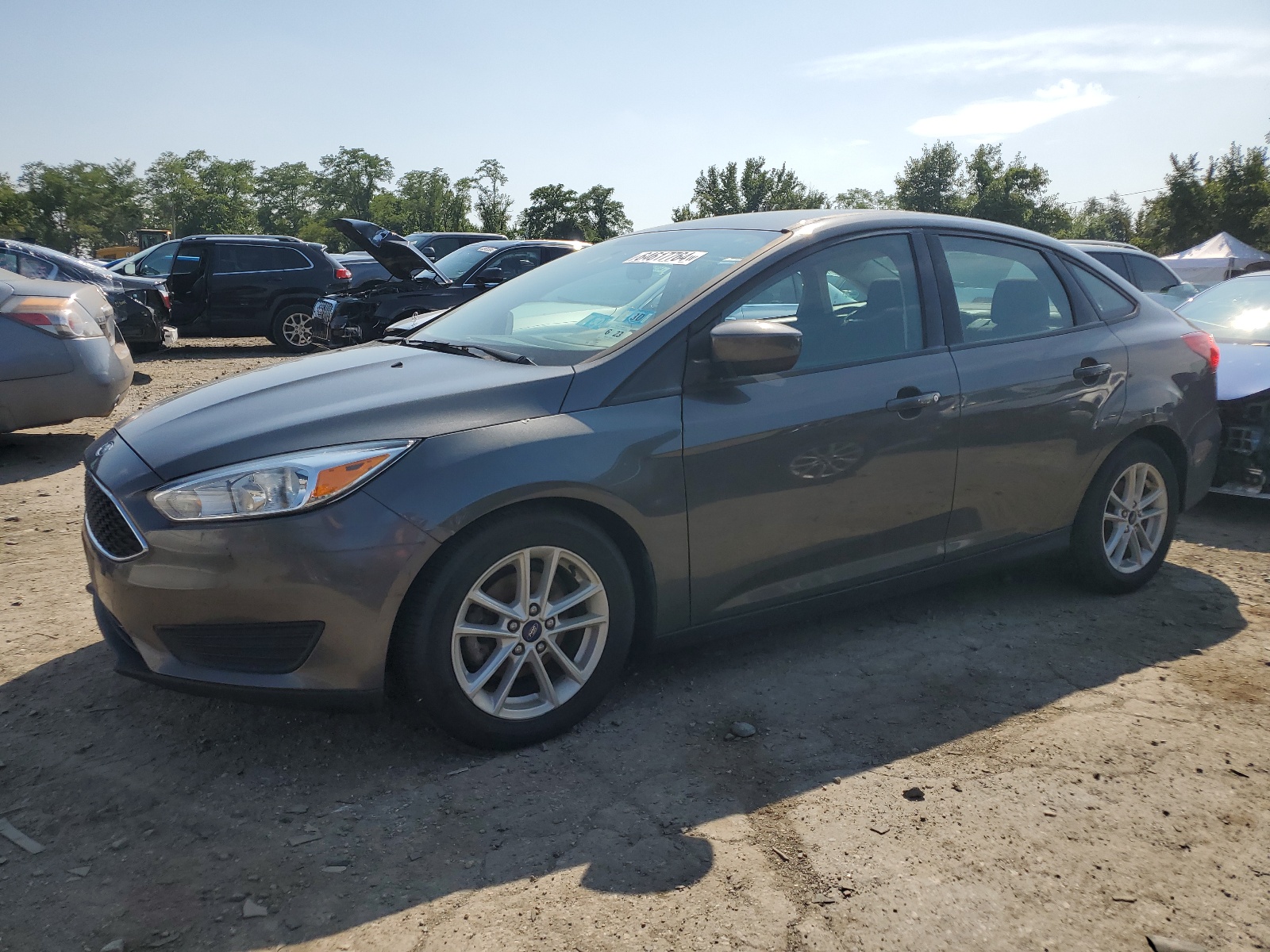 2018 Ford Focus Se vin: 1FADP3FE3JL284201