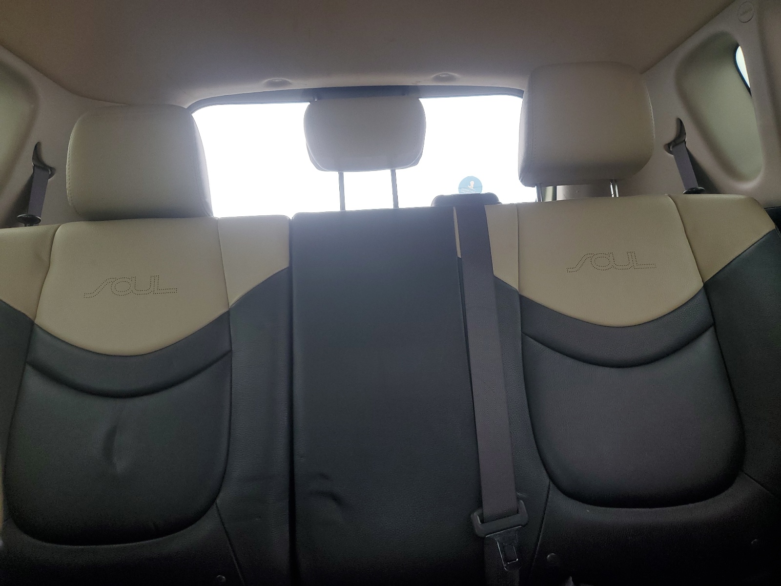 KNDJT2A29B7257207 2011 Kia Soul +