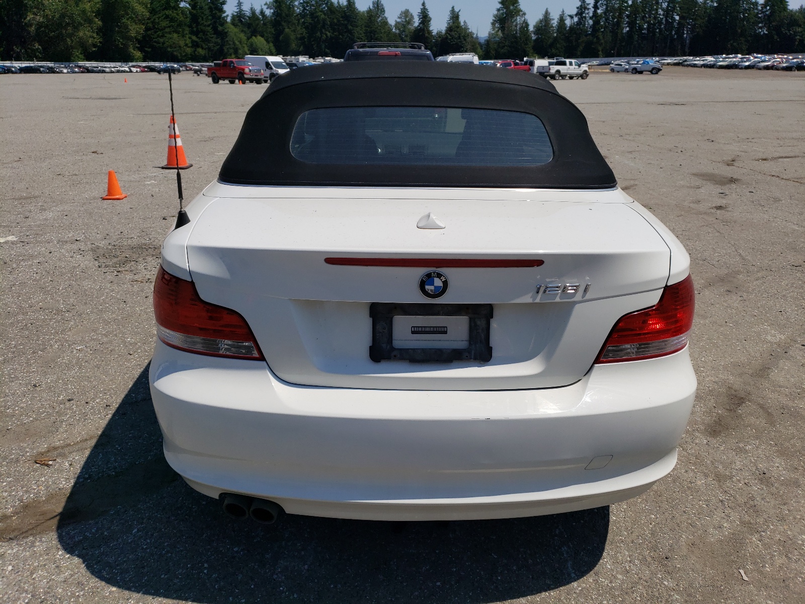 WBAUL73599VJ75319 2009 BMW 128 I