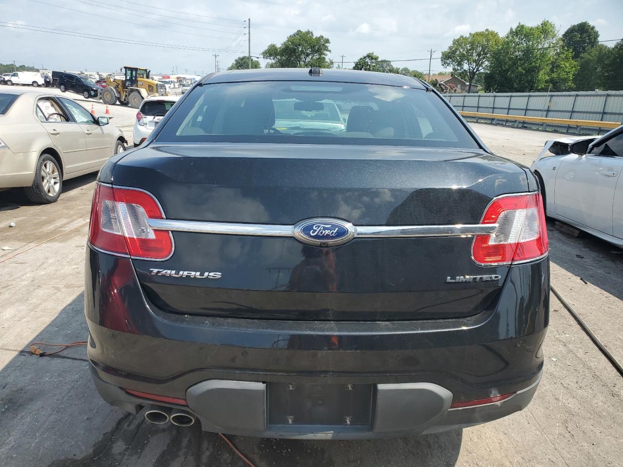 2011 Ford Taurus Limited VIN: 1FAHP2FW4BG120387 Lot: 64992454