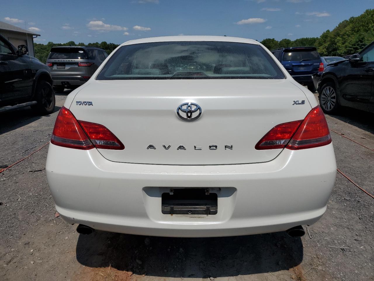 2005 Toyota Avalon Xl VIN: 4T1BK36B85U031988 Lot: 64338814