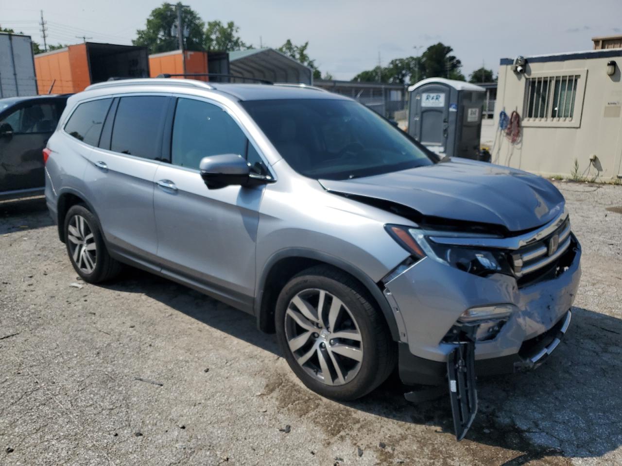 2017 Honda Pilot Touring VIN: 5FNYF6H93HB058835 Lot: 63218854