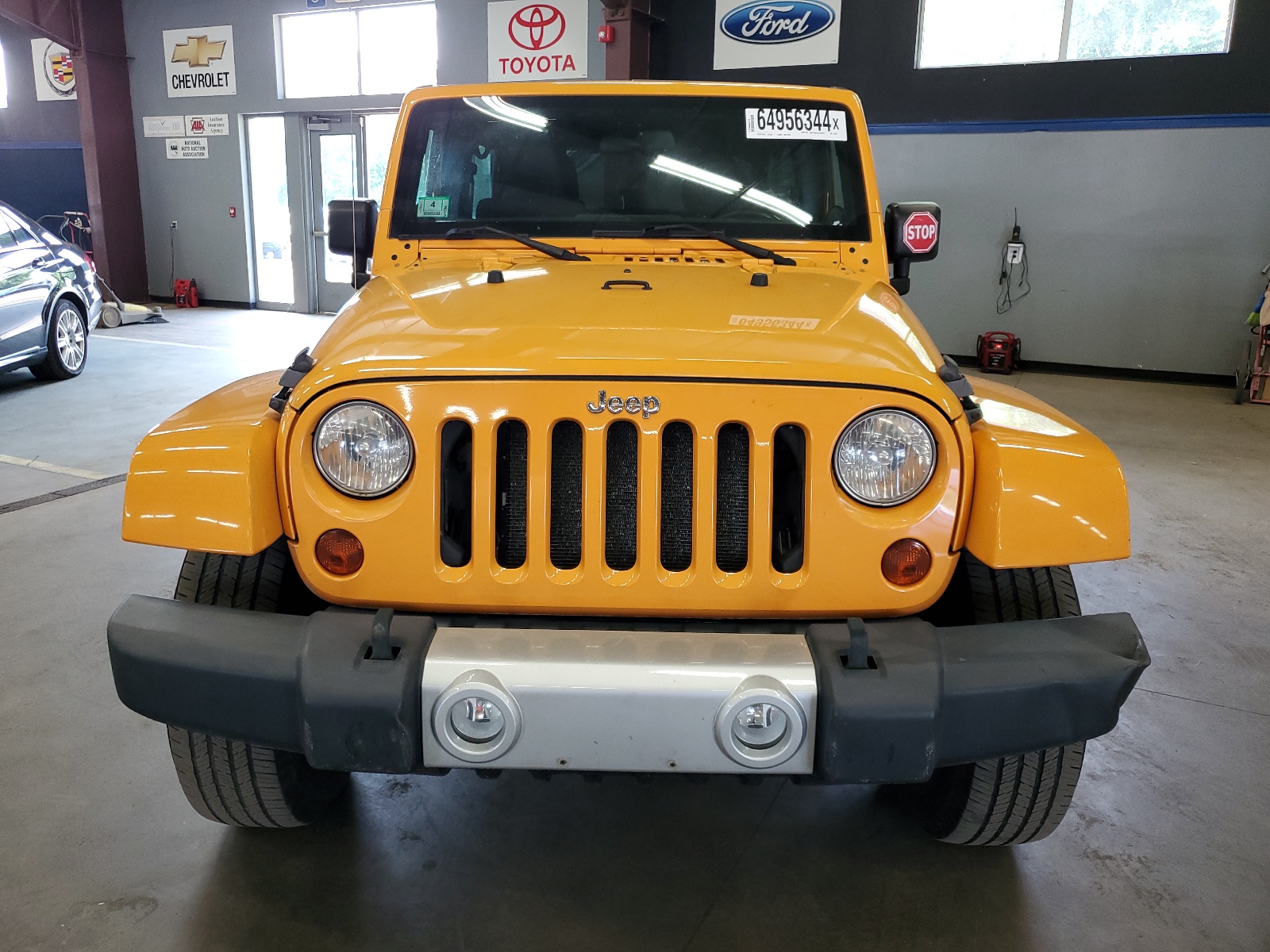 2012 Jeep Wrangler Unlimited Sahara vin: 1C4BJWEG2CL125597