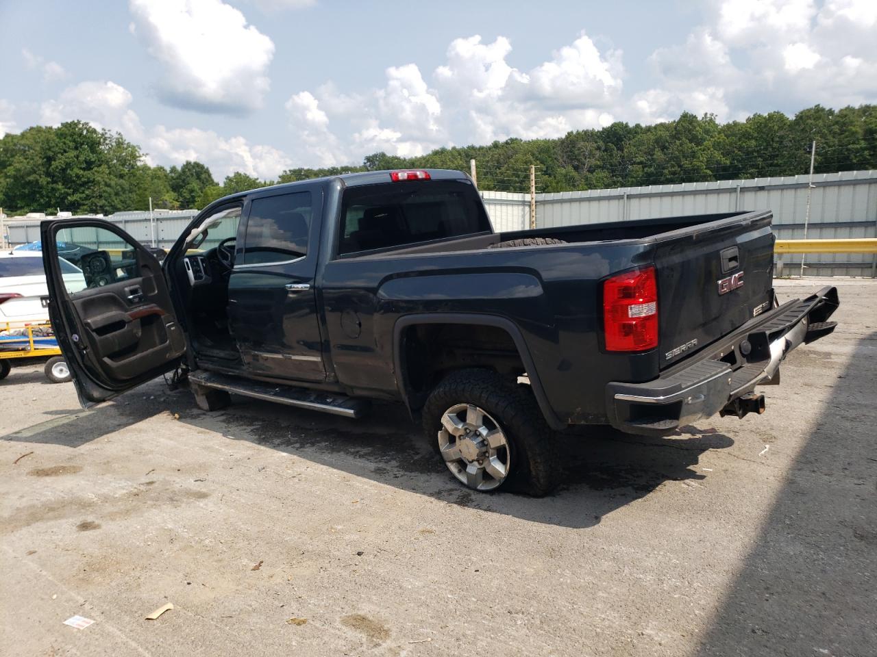 2018 GMC Sierra - Image 2