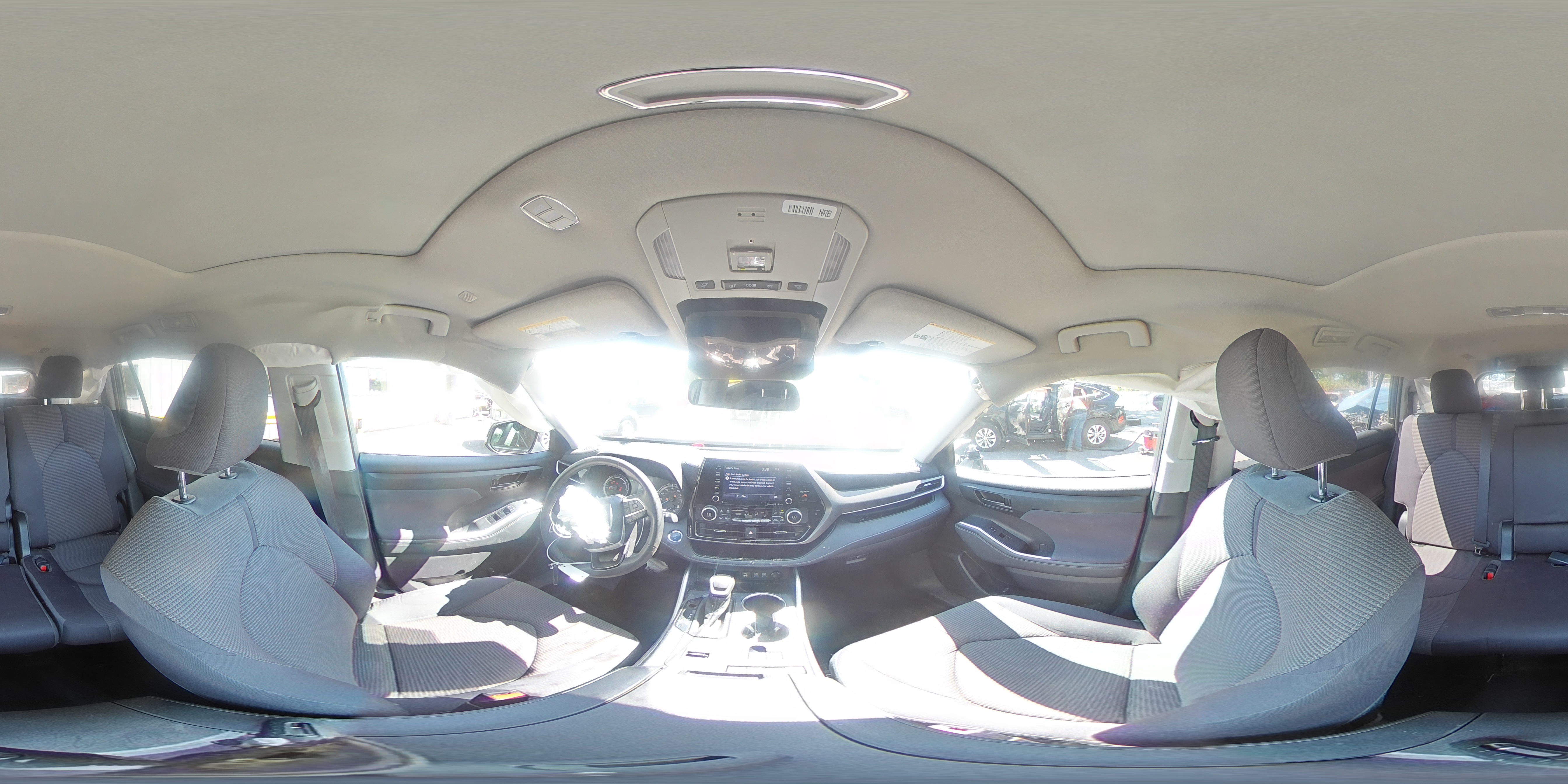 2022 Toyota Highlander - Image 14