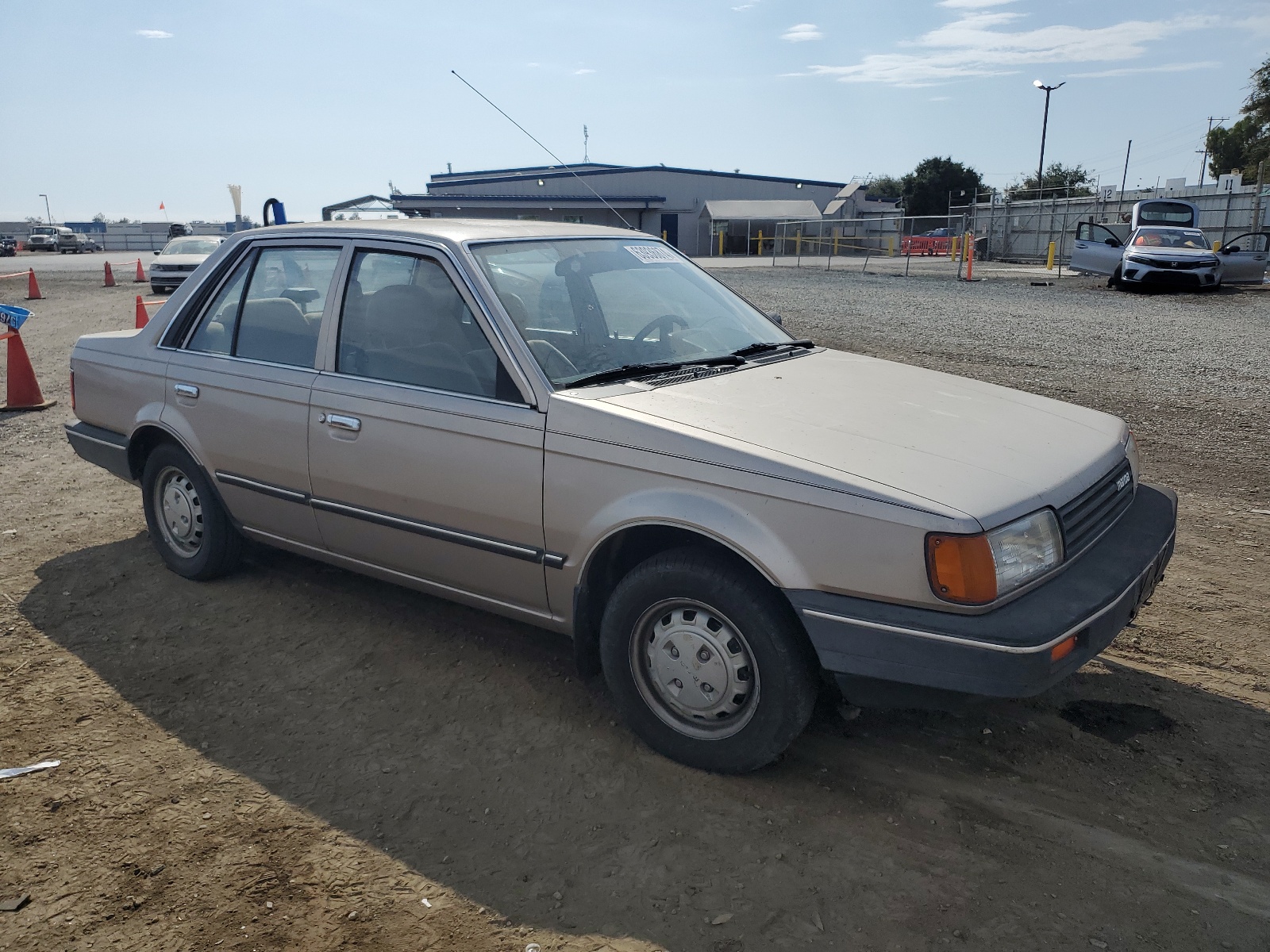 JM1BF2224H0557992 1987 Mazda 323