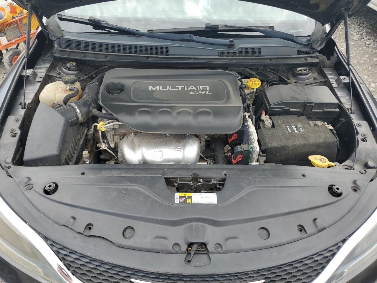 2015 Chrysler 200 Limited VIN: 1C3CCCAB8FN687752 Lot: 63524394