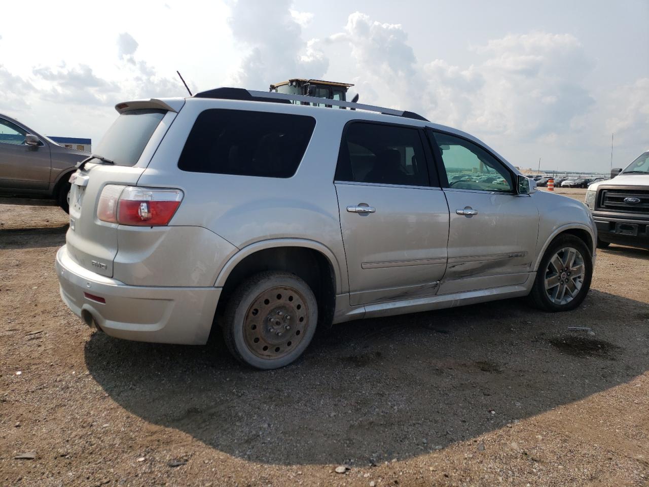 2011 GMC Acadia - Image 3