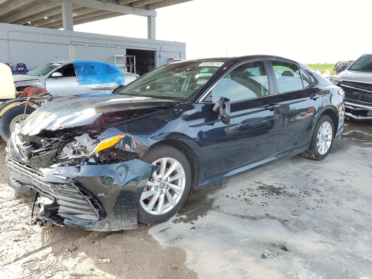 4T1C11AK9MU412122 2021 TOYOTA CAMRY - Image 1