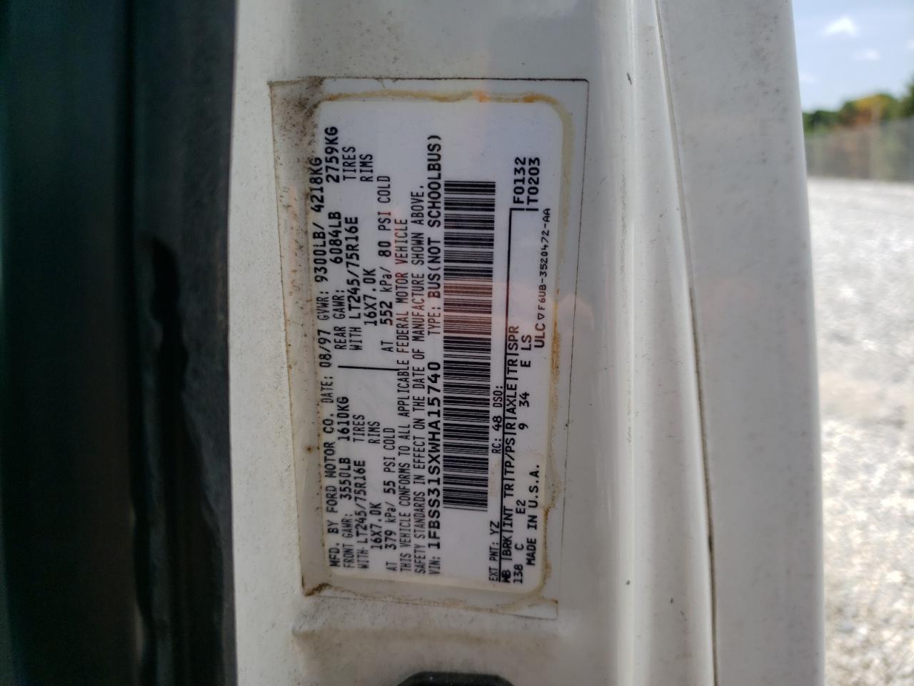 1998 Ford Econoline E350 Super Duty VIN: 1FBSS31SXWHA15740 Lot: 60868524