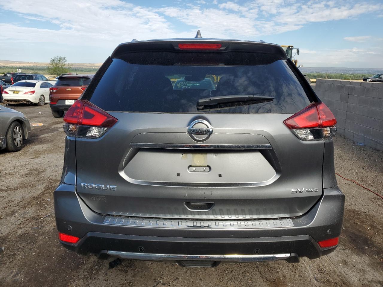 2020 Nissan Rogue S VIN: JN8AT2MV5LW105796 Lot: 63541734