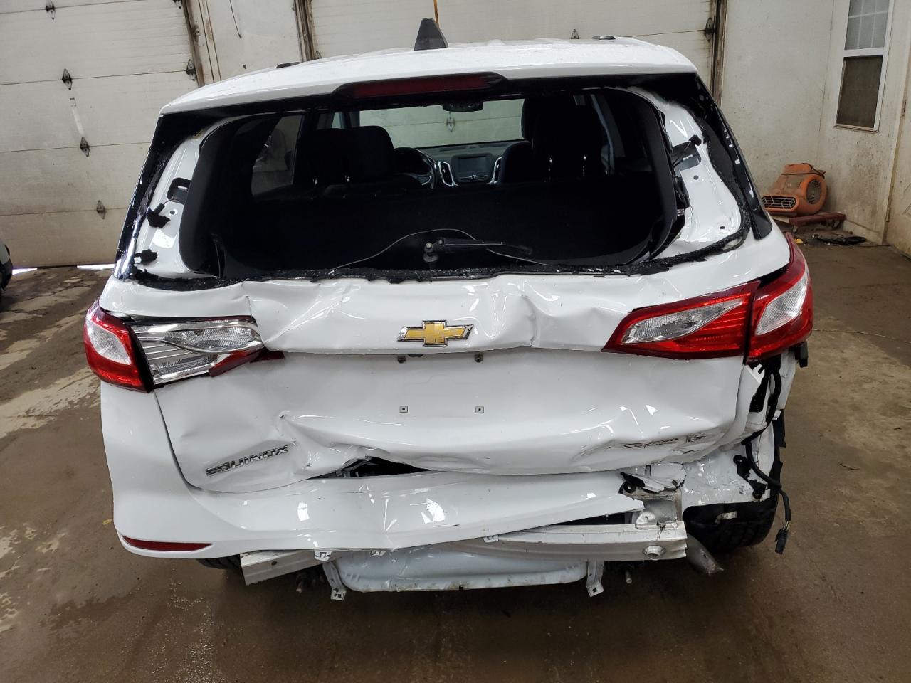 2GNAXJEV4J6340620 2018 Chevrolet Equinox Lt