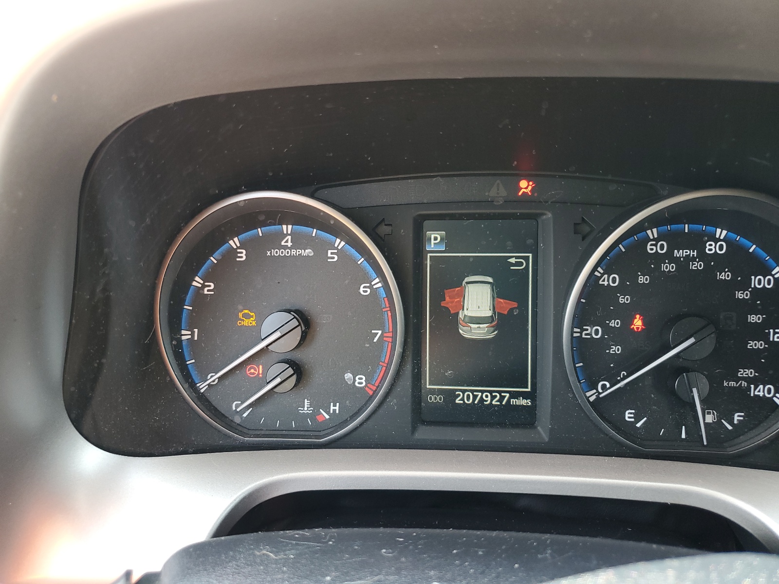 JTMBFREV0HJ711672 2017 Toyota Rav4 Le