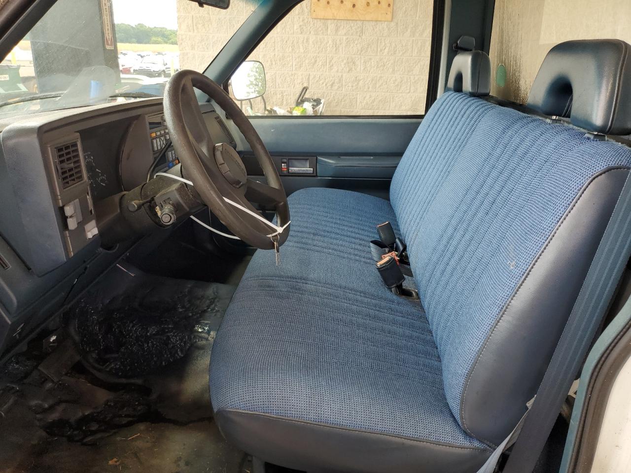 1994 Chevrolet Gmt-400 C1500 VIN: 1GCEC14H4RZ236047 Lot: 64445144