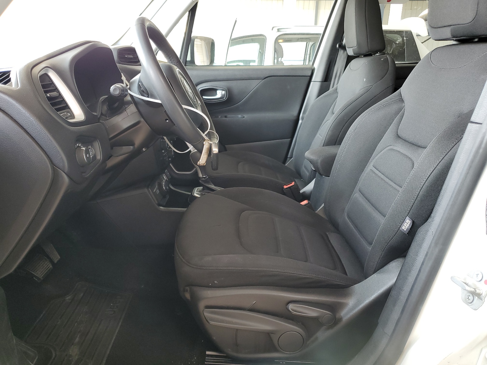 ZACNJBBB8LPL28873 2020 Jeep Renegade Latitude