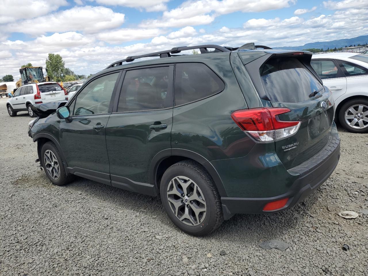 JF2SKAEC6PH470753 Subaru Forester P 2