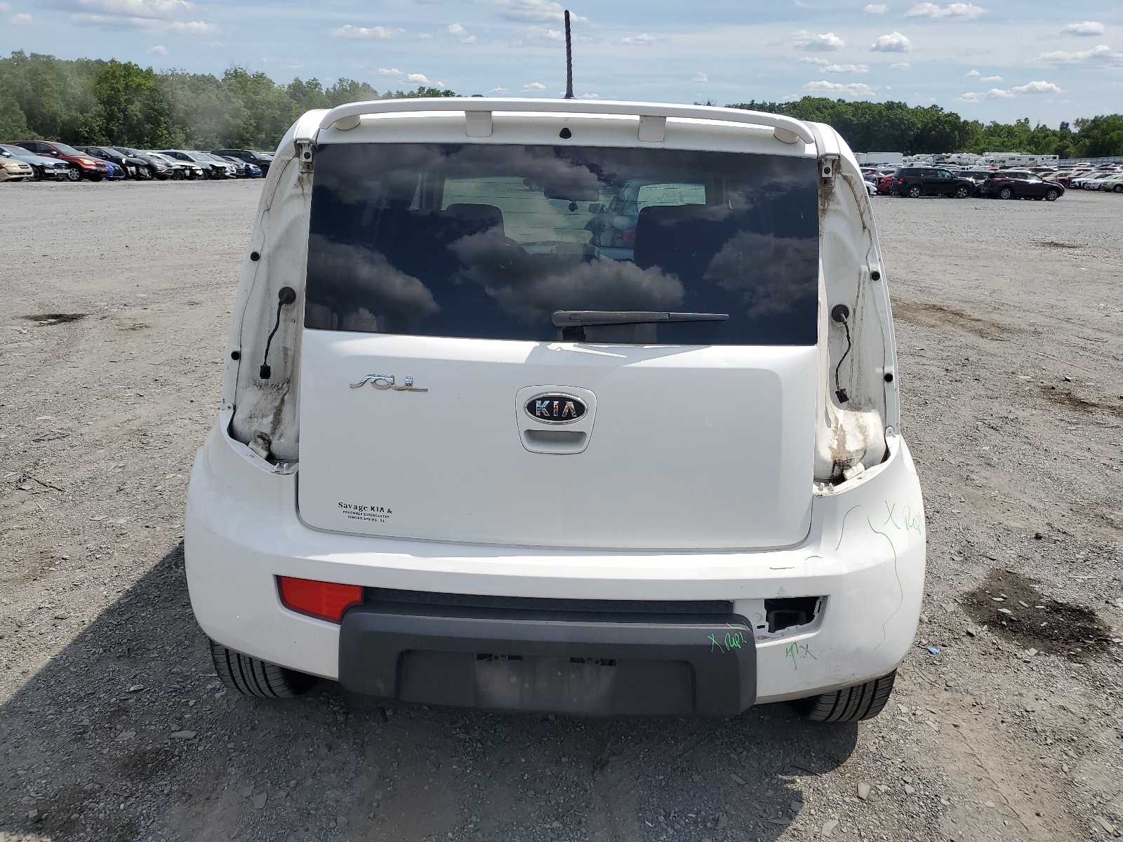 KNDJT2A26B7716984 2011 Kia Soul +