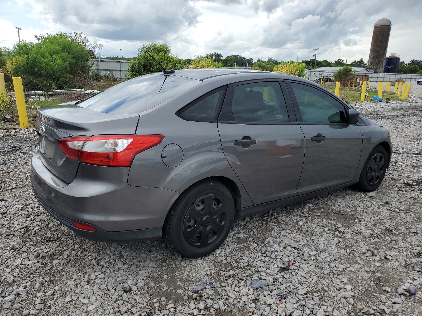 2012 Ford Focus S vin: 1FAHP3E23CL327558