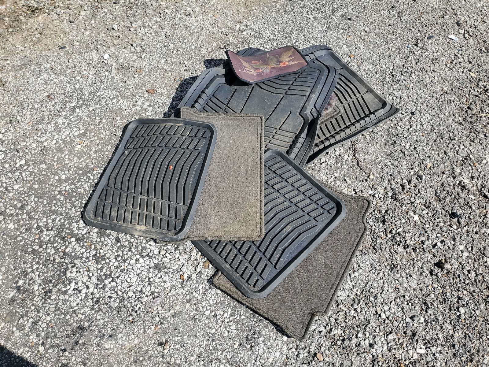 1J8HR48N98C174734 2008 Jeep Grand Cherokee Laredo