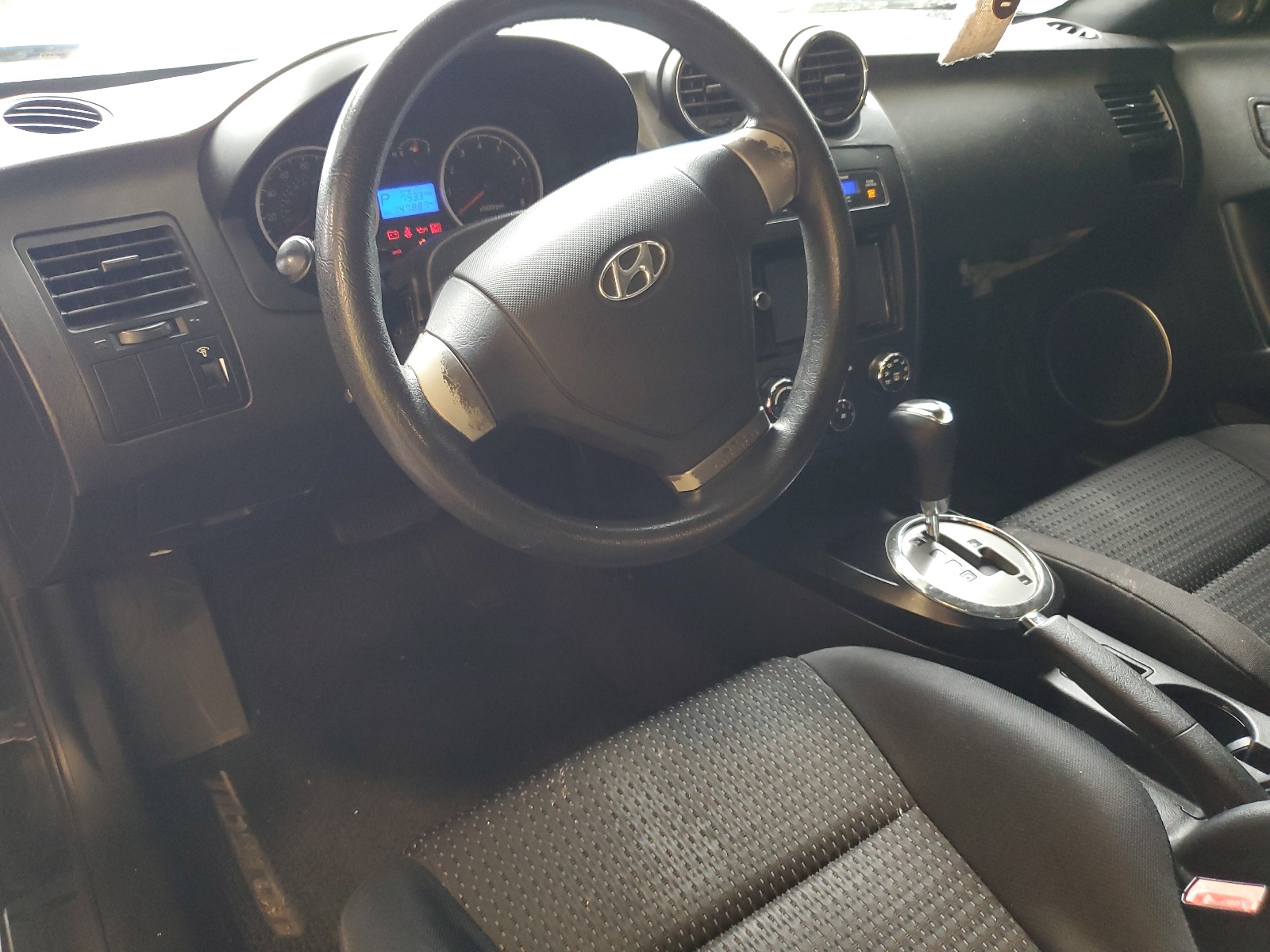 KMHHM66DX8U295595 2008 Hyundai Tiburon Gs