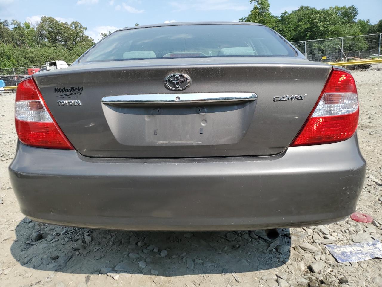 2004 Toyota Camry Le VIN: 4T1BE32K74U935729 Lot: 65622824