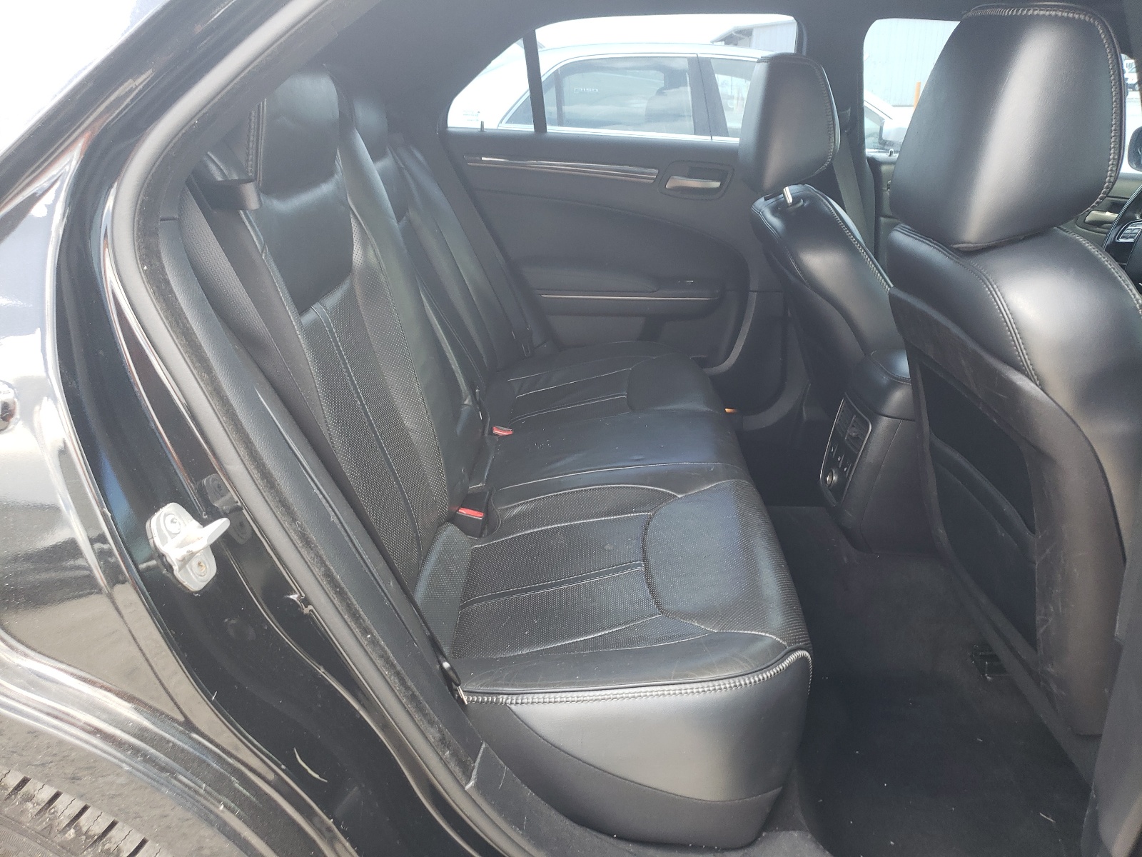 2C3CCADT6DH741449 2013 Chrysler 300C Varvatos