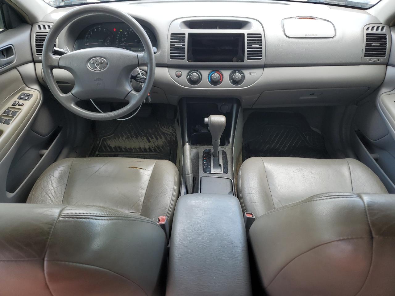 2003 Toyota Camry Le VIN: 4T1BF30K73U564635 Lot: 61233274