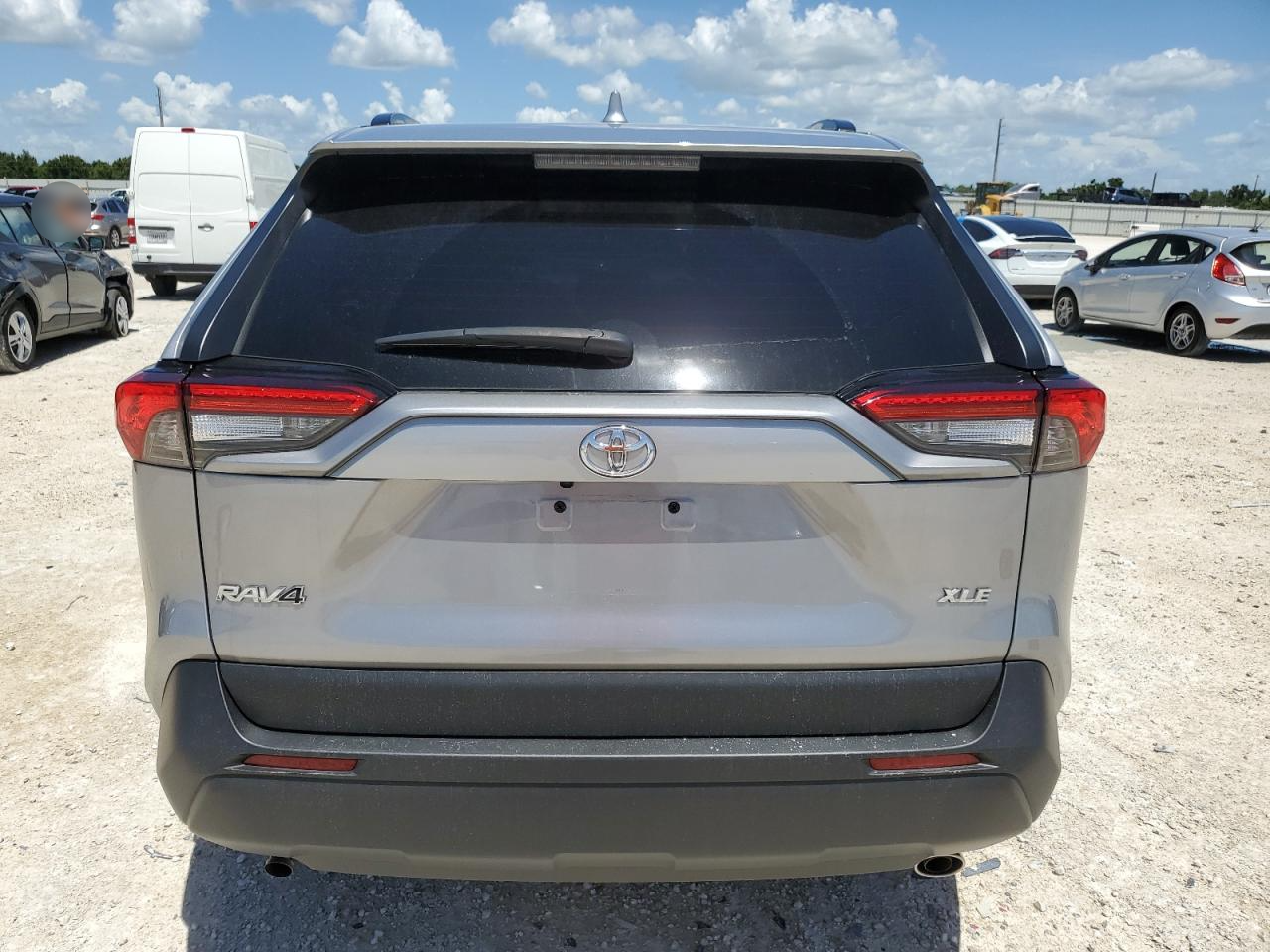 2T3C1RFV6NC191428 2022 Toyota Rav4 Xle Premium