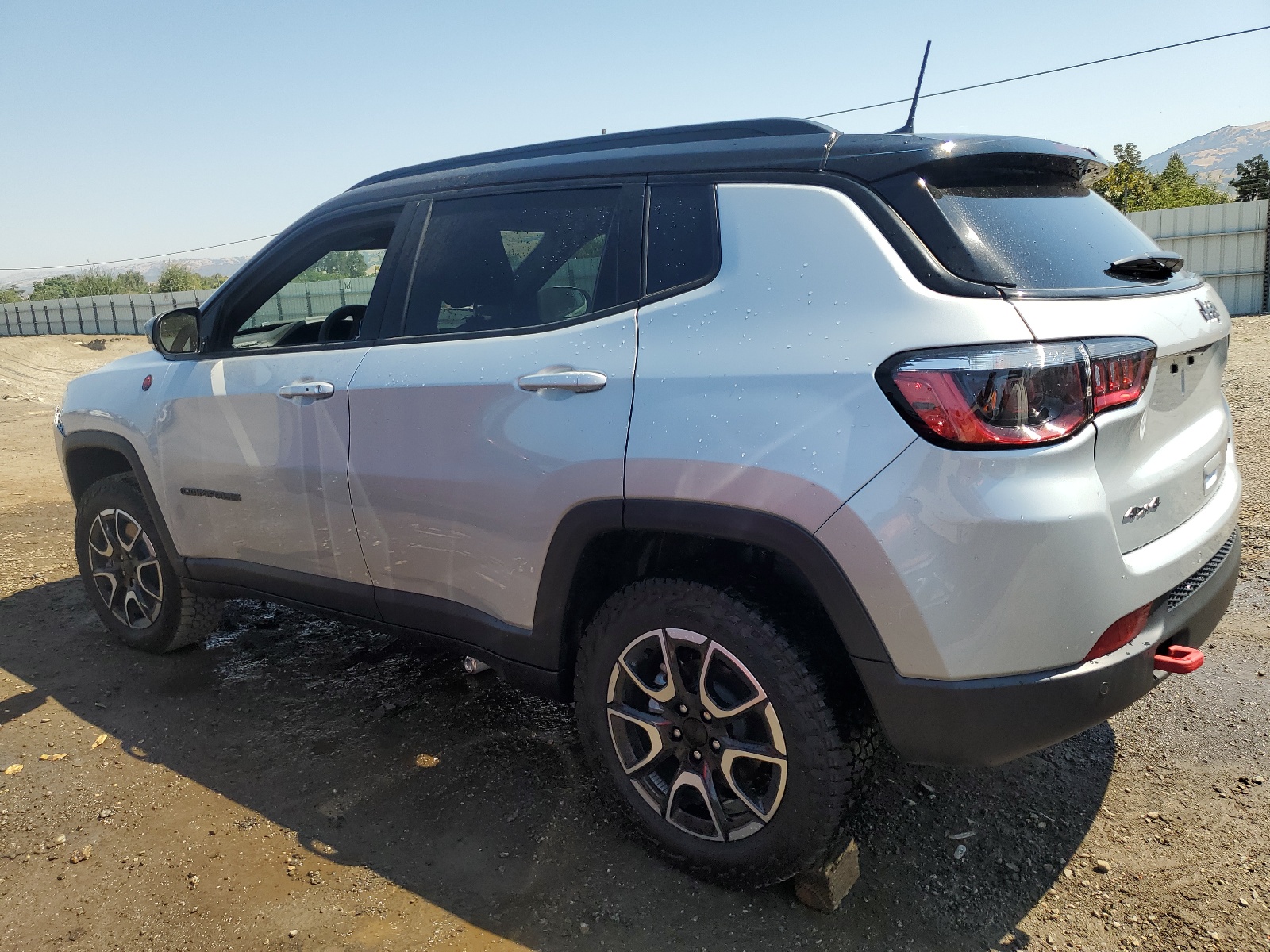 2024 Jeep Compass Trailhawk vin: 3C4NJDDN2RT144911