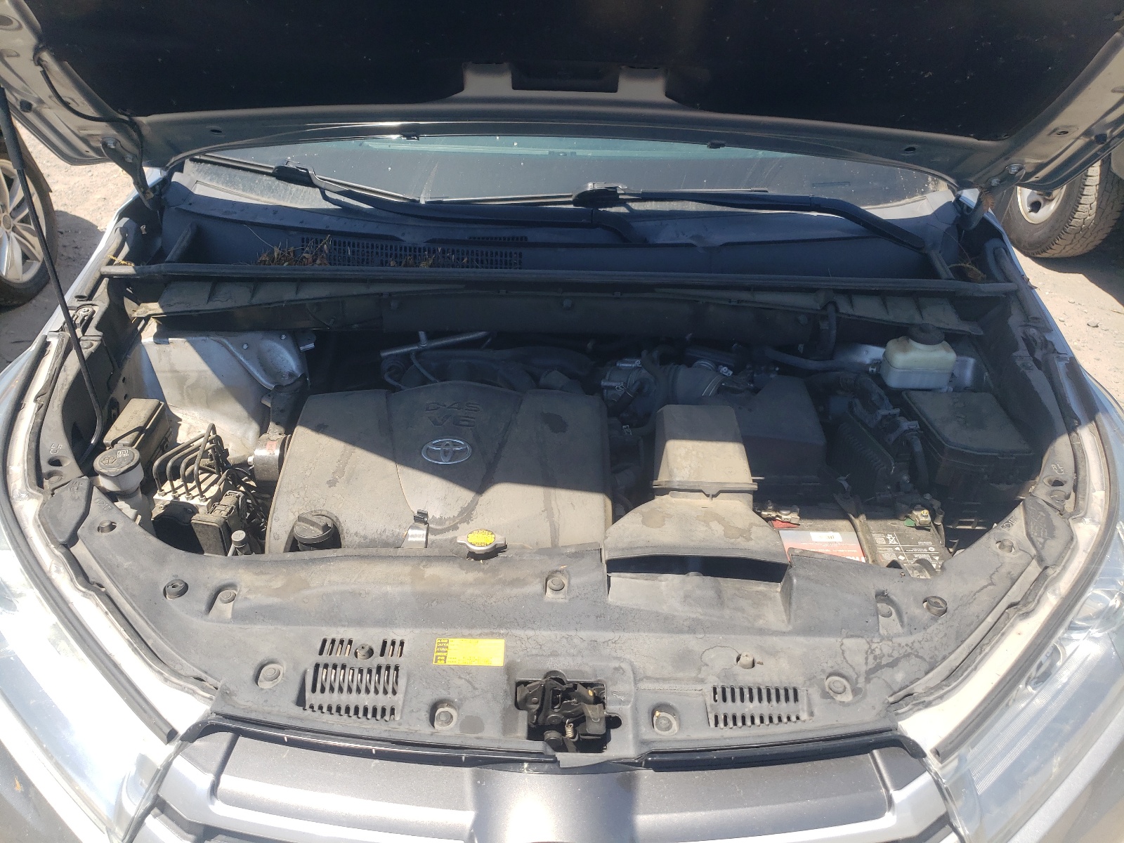 5TDJZRFH3HS401904 2017 Toyota Highlander Se