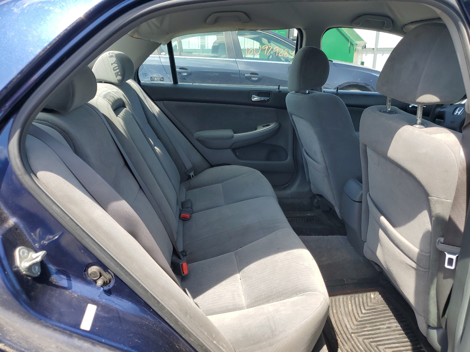 1HGCM56405A020633 2005 Honda Accord Lx