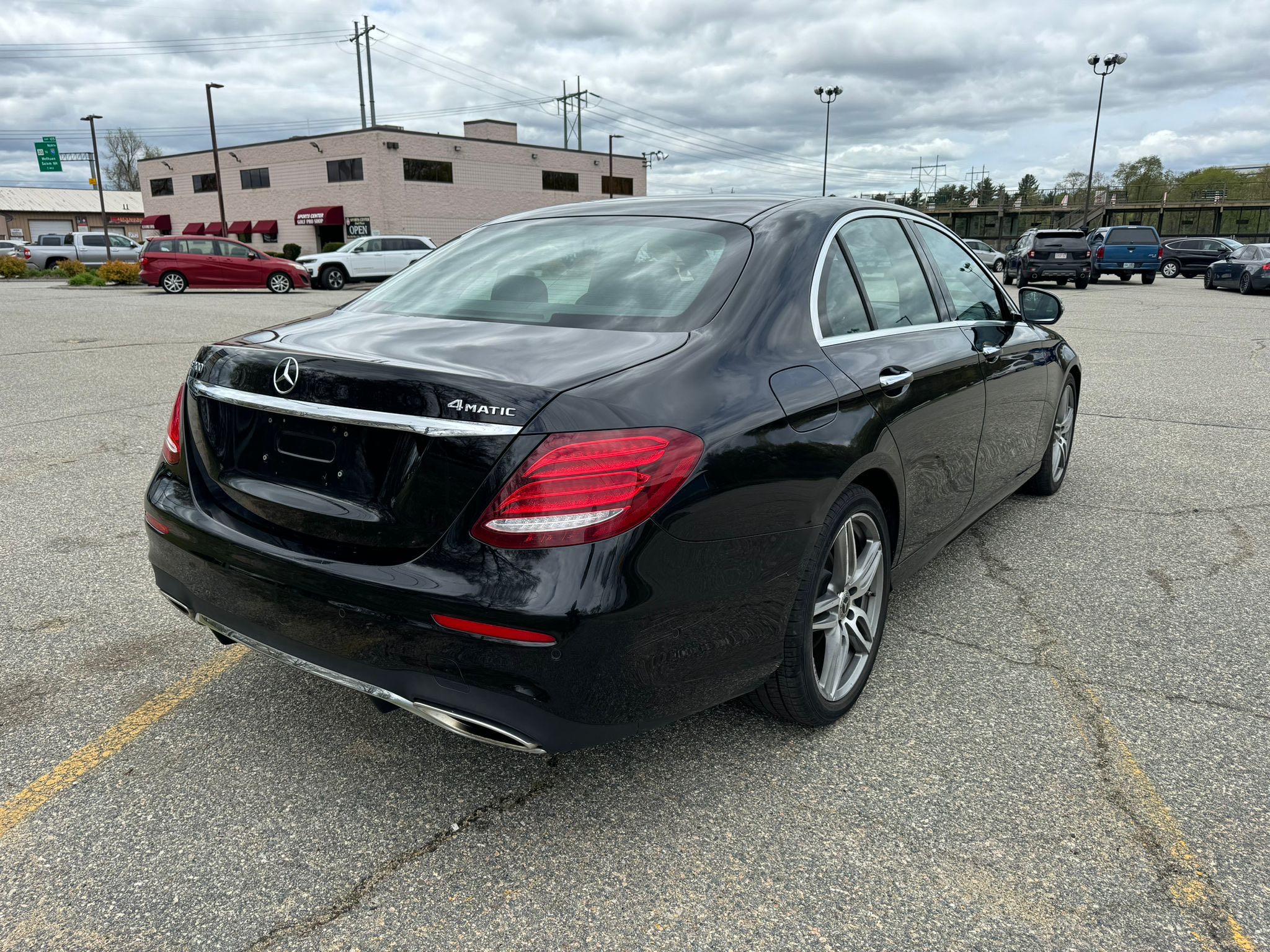 2019 Mercedes-Benz E 300 4Matic vin: WDDZF4KB0KA632303