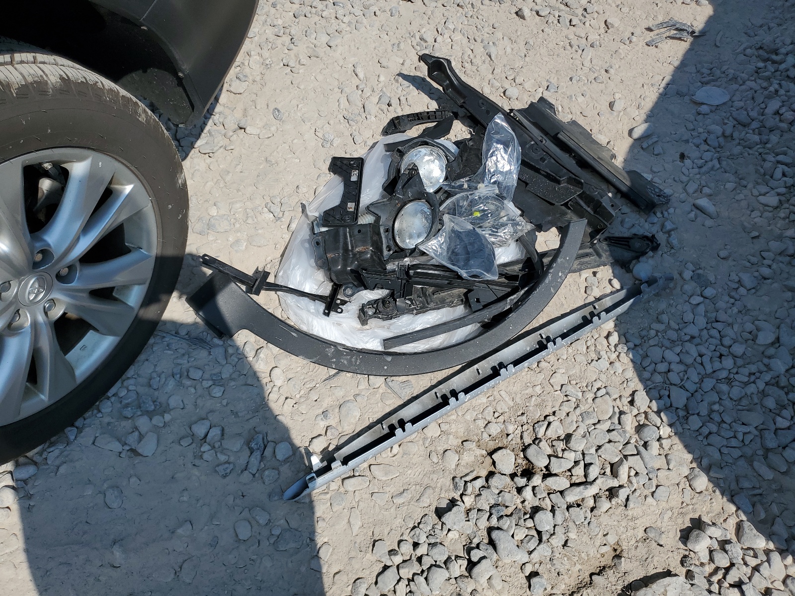 JTMDFREV7FD146485 2015 Toyota Rav4 Limited