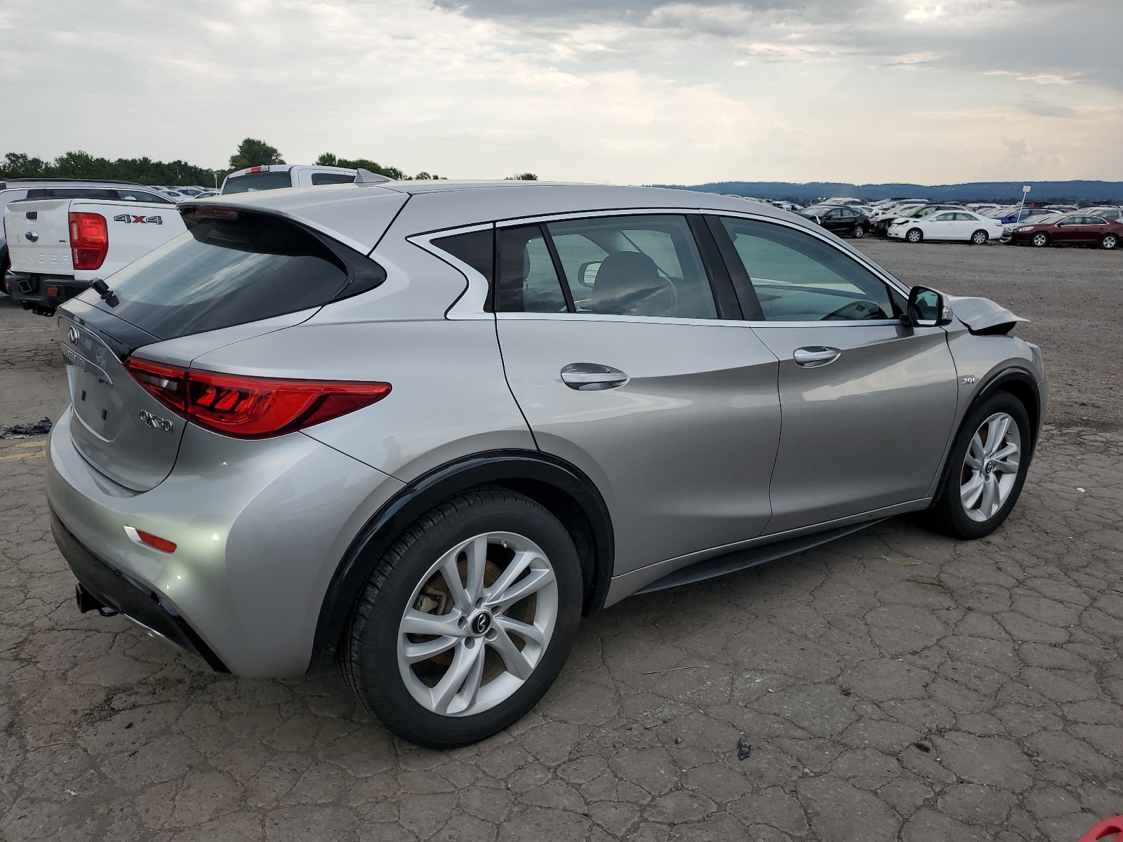 SJKCH5CP4JA048394 2018 Infiniti Qx30 Base