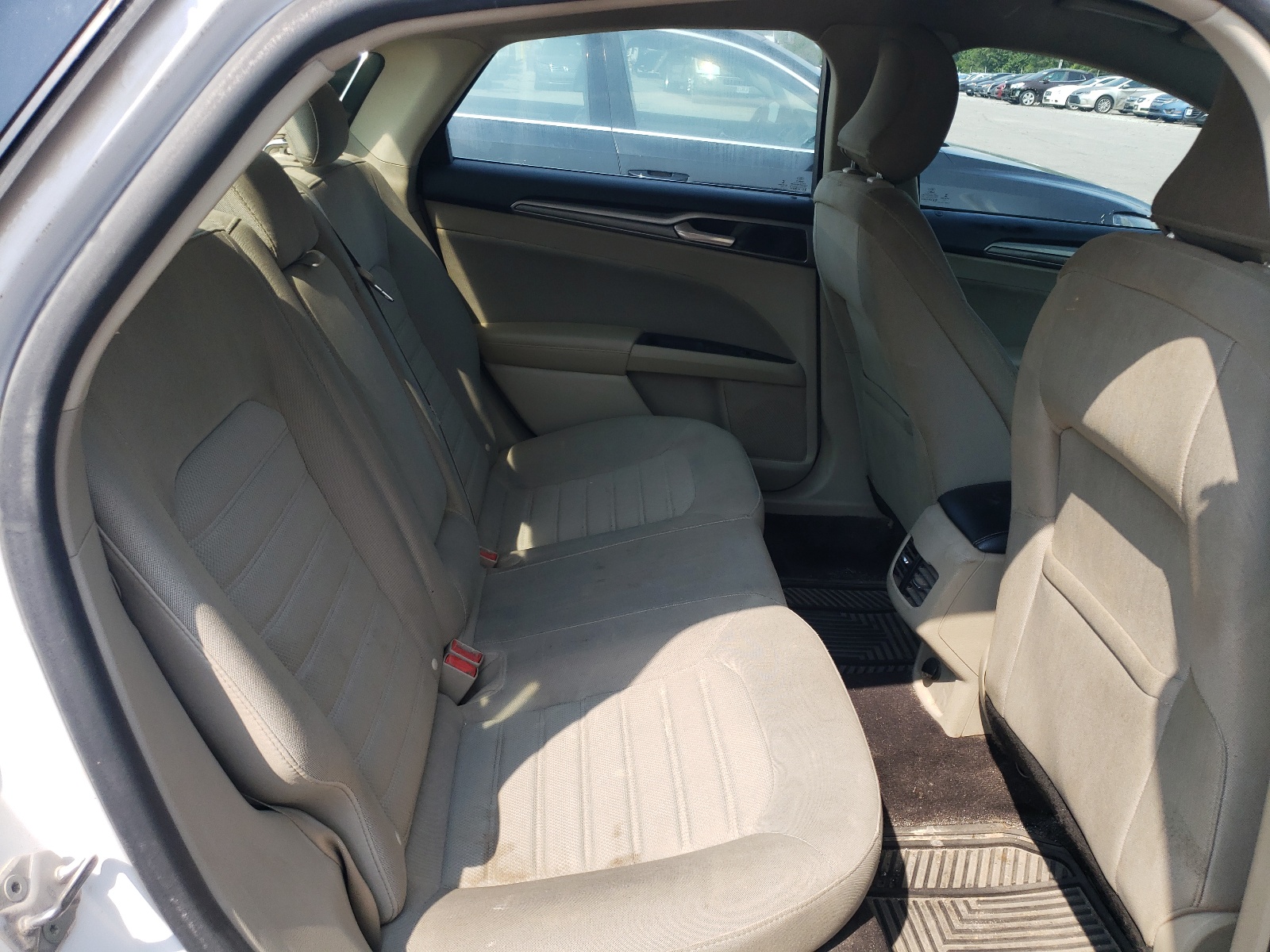 3FA6P0LU0KR256488 2019 Ford Fusion Se