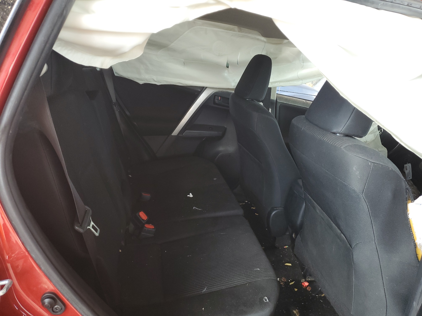 JTMZFREV9HJ118584 2017 Toyota Rav4 Le