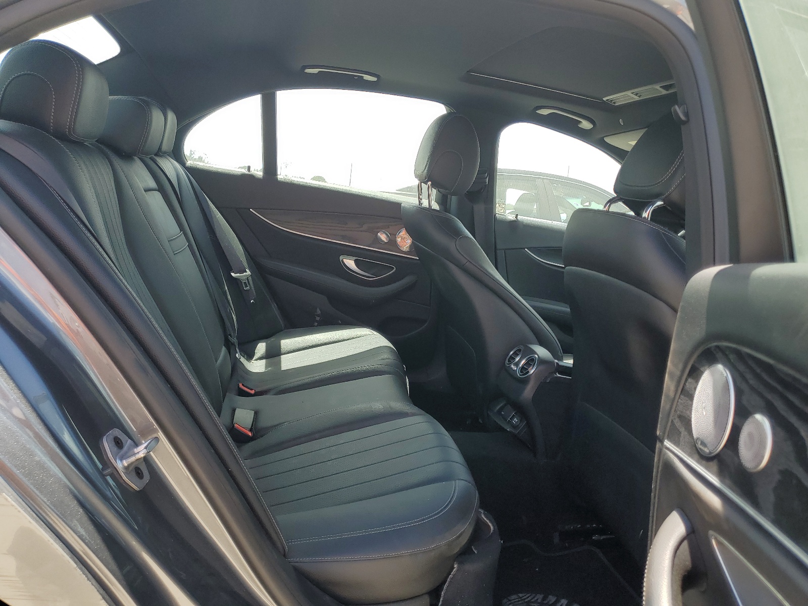 WDDZF4KB8JA470080 2018 Mercedes-Benz E 300 4Matic