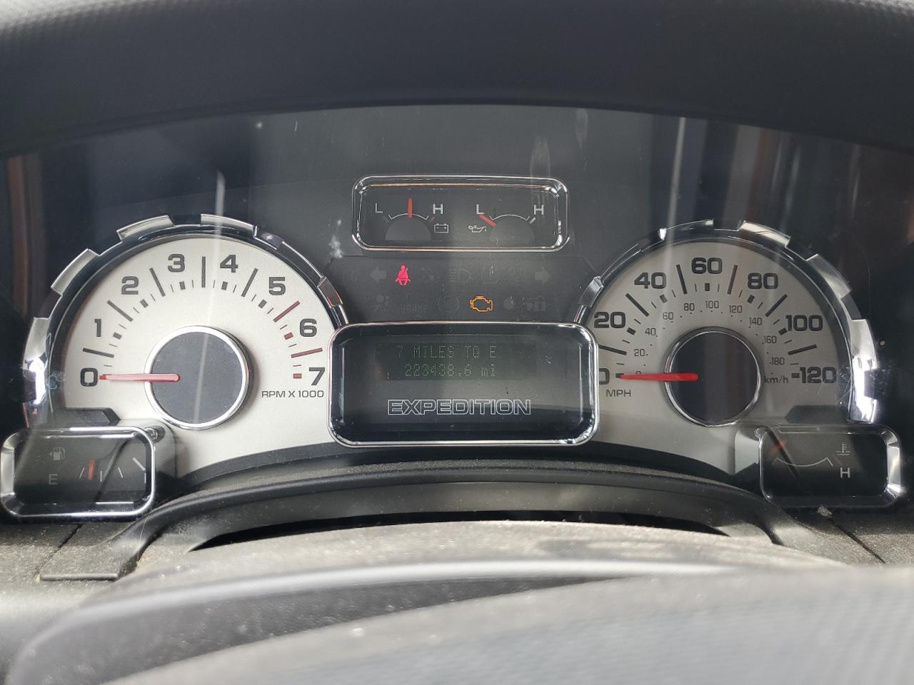 2007 Ford Expedition El Eddie Bauer VIN: 1FMFK18557LA94777 Lot: 63318064