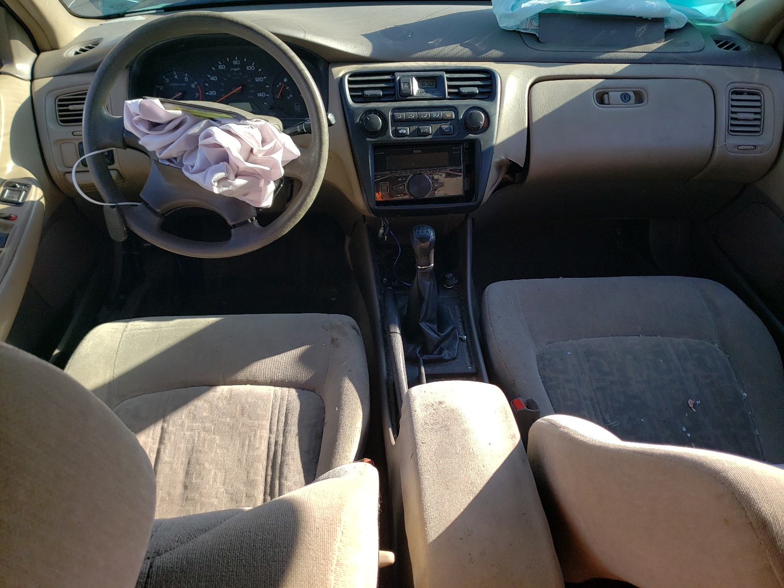 1HGCG5550XA020734 1999 Honda Accord Ex