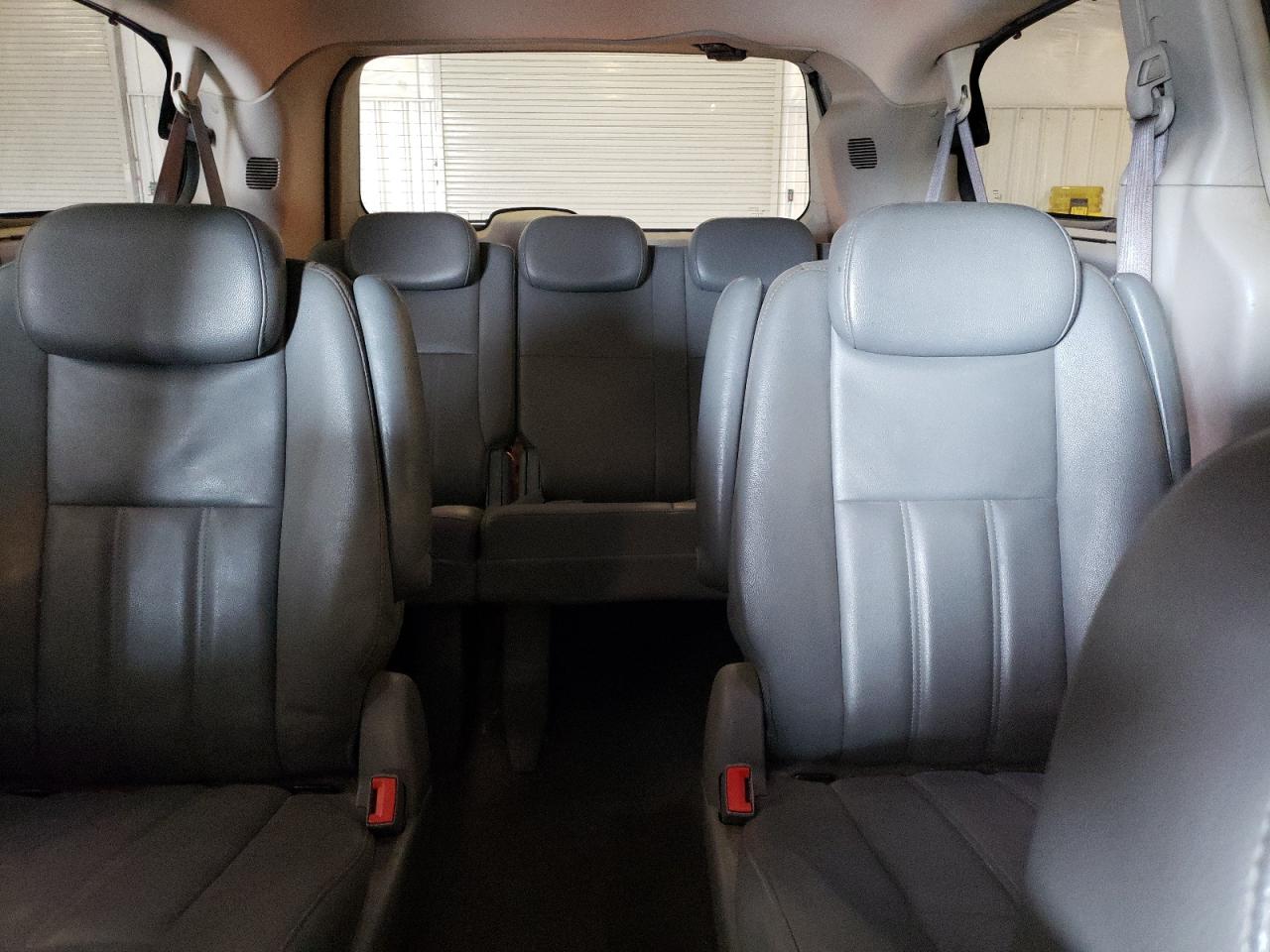 2010 Chrysler Town & Country Touring VIN: 2A4RR5D14AR260528 Lot: 64275994