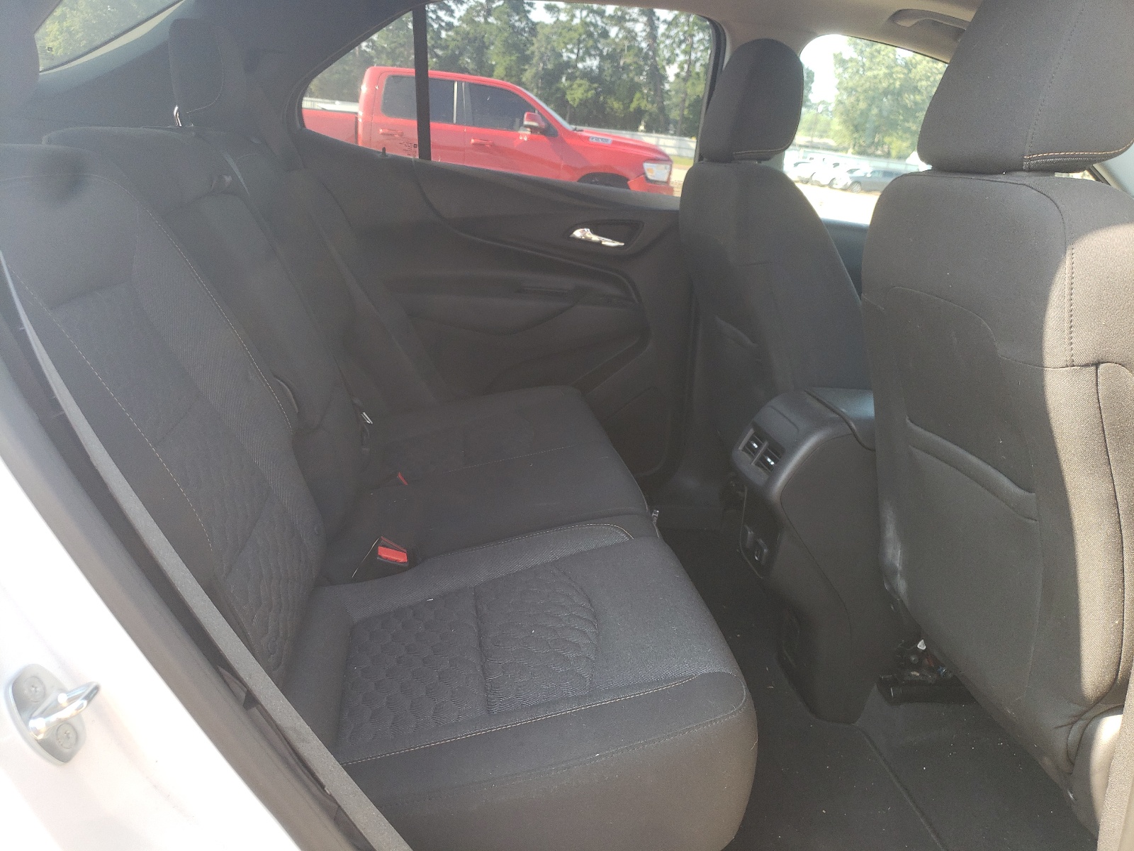 2GNAXJEV4J6112858 2018 Chevrolet Equinox Lt