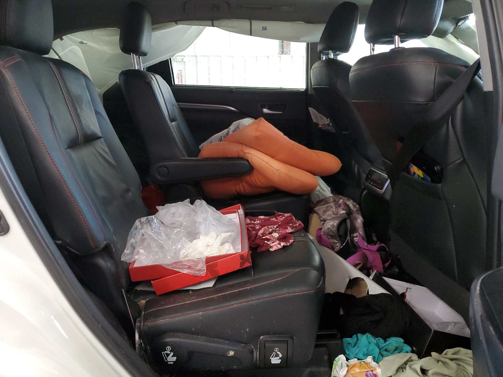 5TDJZRFH6KS603949 2019 Toyota Highlander Se