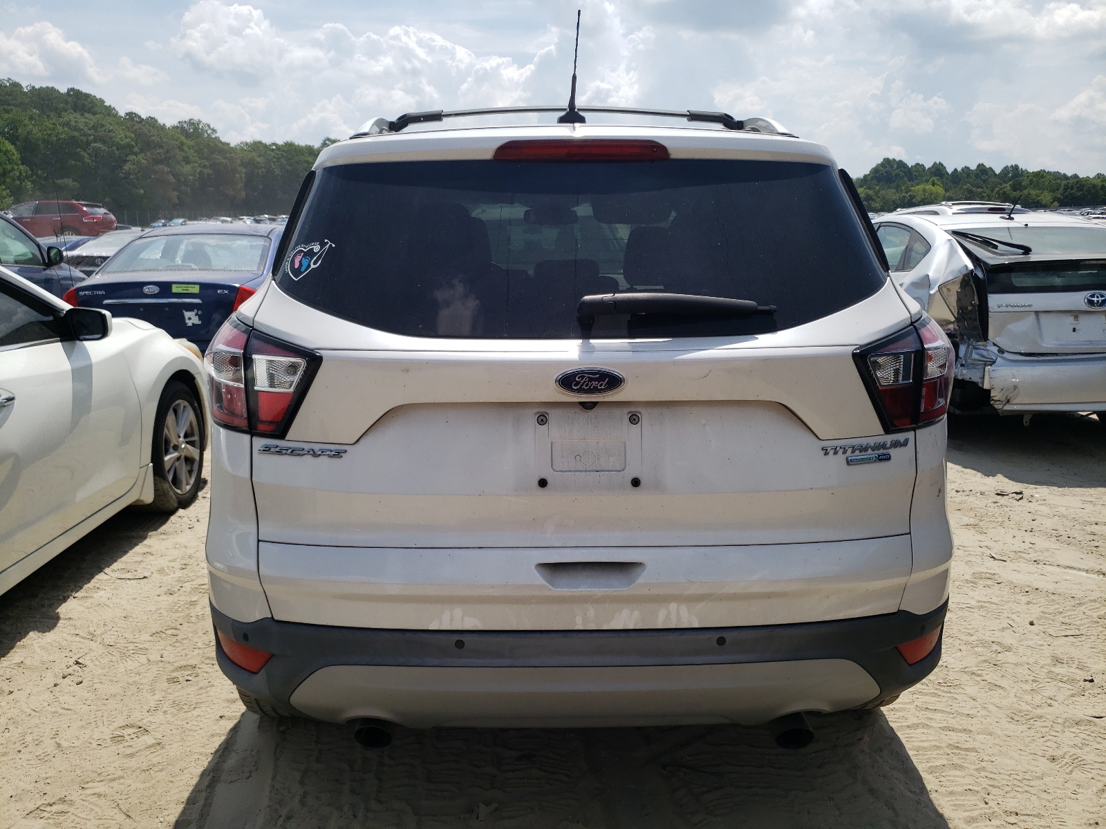 1FMCU9J94JUD46819 2018 Ford Escape Titanium