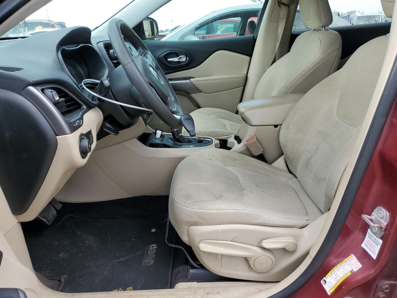 2019 Jeep Cherokee Latitude VIN: 1C4PJLCB2KD241371 Lot: 62981384