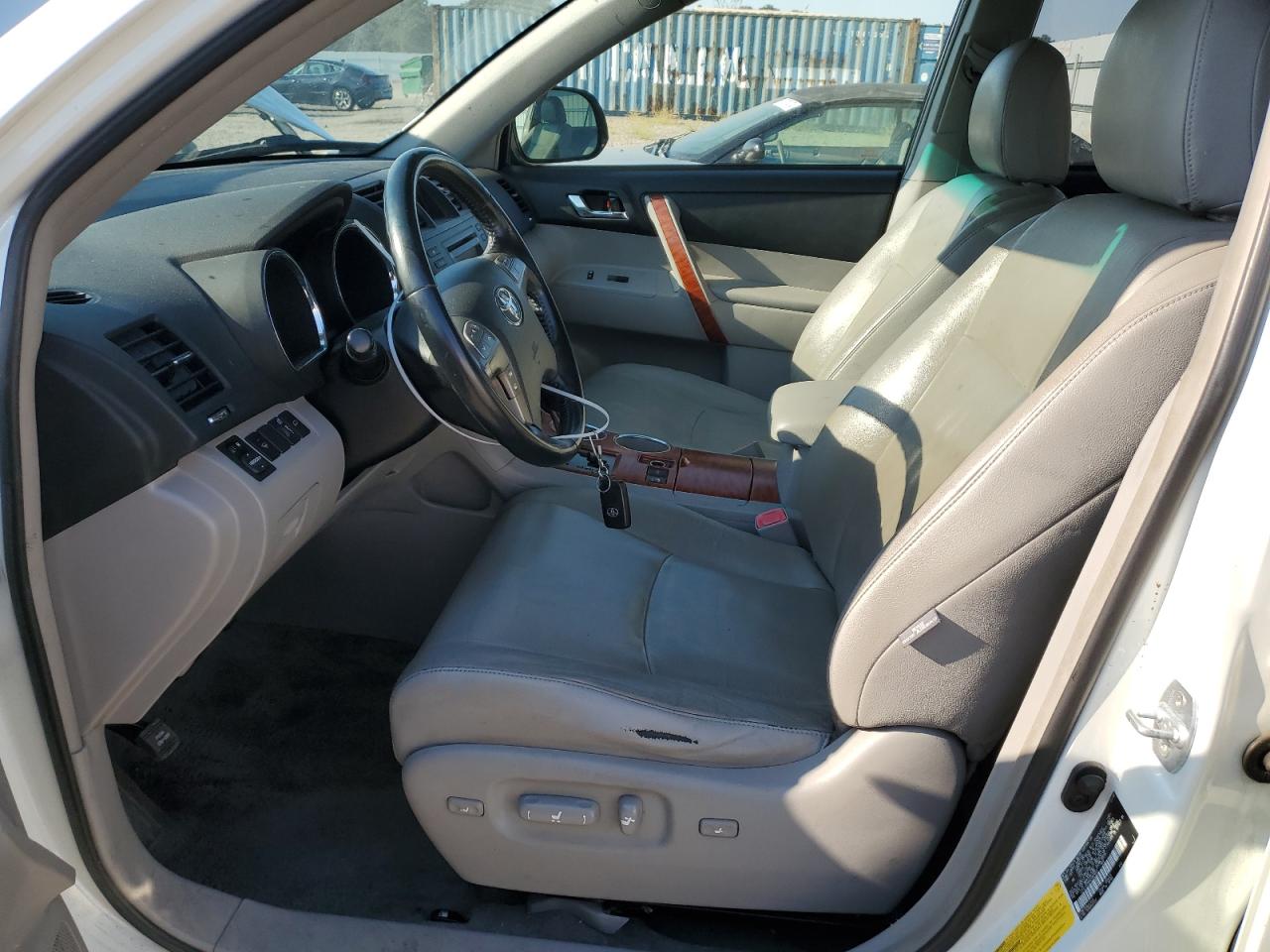 2008 Toyota Highlander Limited VIN: JTEES42A882063453 Lot: 62297944