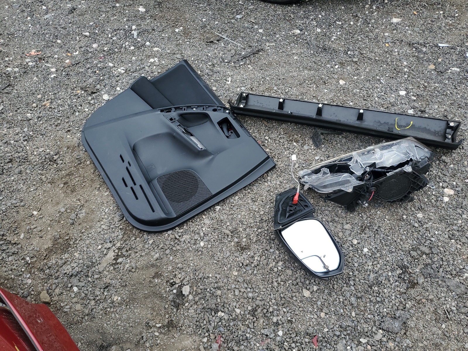 JTMZFREV4HJ144171 2017 Toyota Rav4 Le