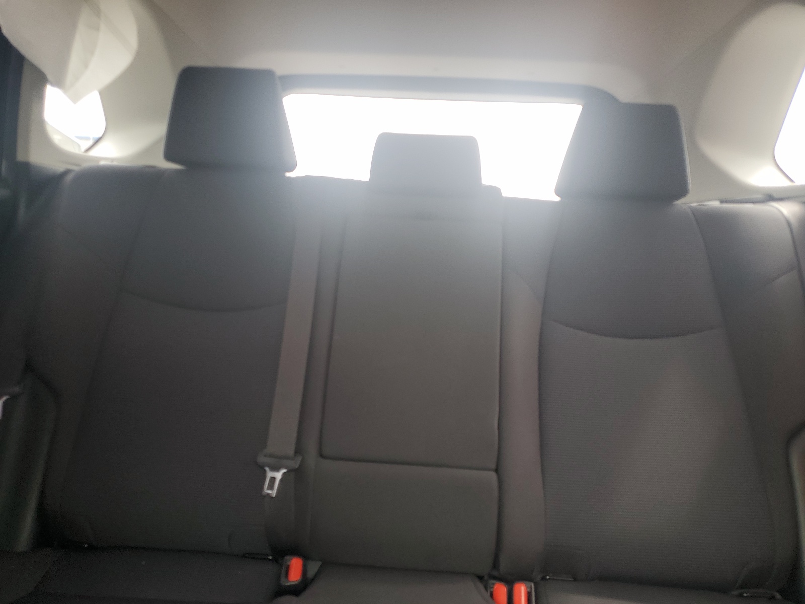 JTMMWRFV4KD501184 2019 Toyota Rav4 Le